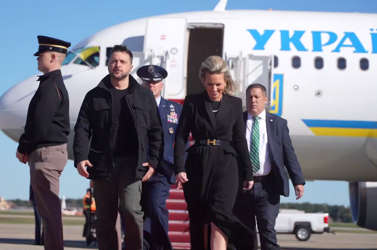 Скріншот з відео Зеленський прибув до Сполучених Штатів