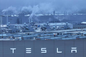 Tesla   63 000 Cybertruck      