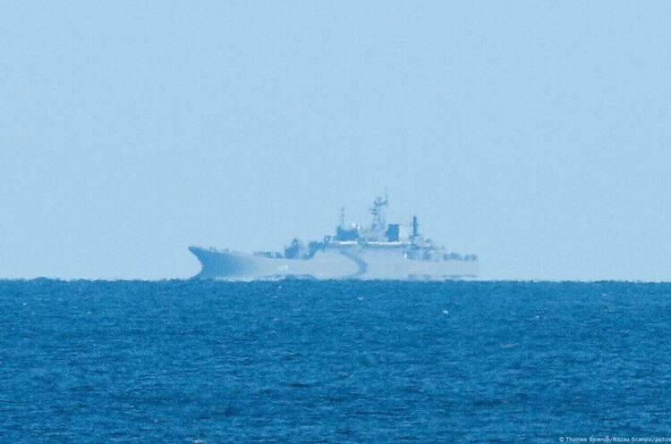 російське військове судно заблокувало торговельний шлях поблизу Німеччини російське військове судно заблокувало торговельний шлях поблизу Німеччини