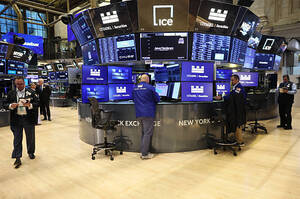 Світовий ринок злиттів і поглинань зріс на 10% попри торговельні ризики та геополітичну напругу Світовий ринок злиттів і поглинань зріс на 10% попри торговельні ризики та геополітичну напругу