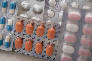 Ракетний удар по Києву знищив 20% запасів ліків України: у МОЗ запевняють, що дефіциту не буде Ракетний удар по Києву знищив 20% запасів ліків України: у МОЗ запевняють, що дефіциту не буде