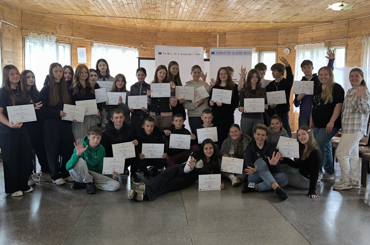 Молодіжний табір у Ясіні об’єднав підлітків з громад різних регіонів Молодіжний табір у Ясіні об’єднав підлітків з громад різних регіонів