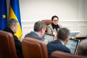 Уряд ухвалив низку постанов щодо підтримки українців у працевлаштуванні Уряд ухвалив низку постанов щодо підтримки українців у працевлаштуванні