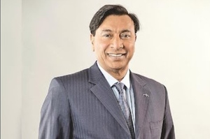 Індійського мільярдера Лакшмі Міттала звинуватили в закупівлі російської нафти в обхід санкцій Індійського мільярдера Лакшмі Міттала звинуватили в закупівлі російської нафти в обхід санкцій