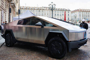 Tesla   6 000 Cybertruck       