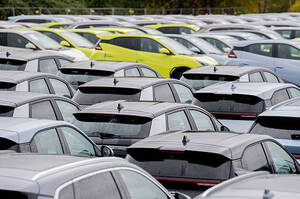 Імпорт електромобілів в Україну зріс на 52%: домінує китайський ринок Імпорт електромобілів в Україну зріс на 52%: домінує китайський ринок