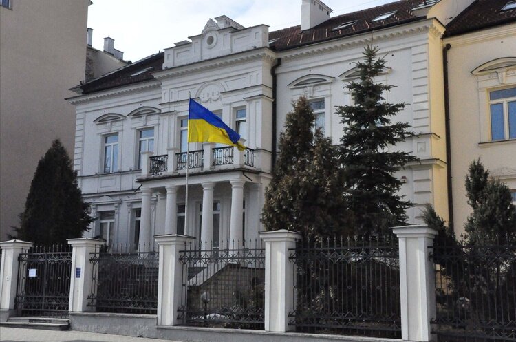  100 000             The Telegraph