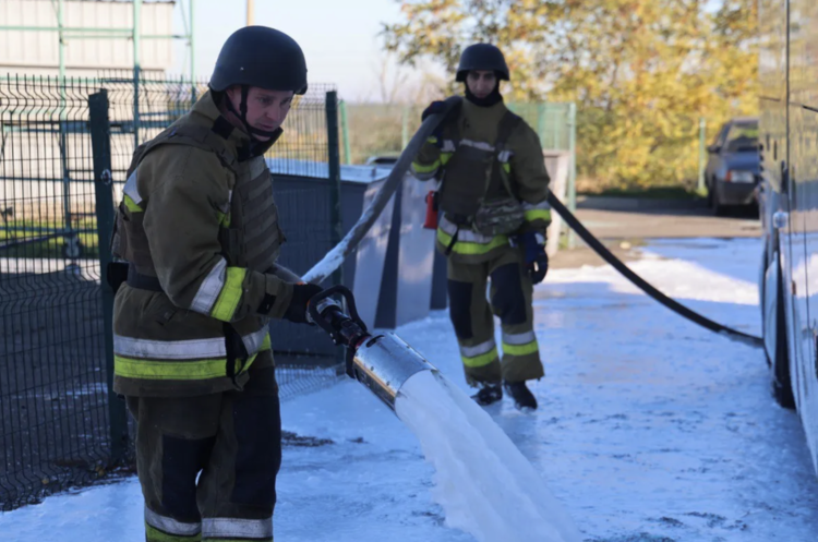 Ворог вдарив касетним 	«Іскандером» по Миколаєву Ворог вдарив касетним 	«Іскандером» по Миколаєву
