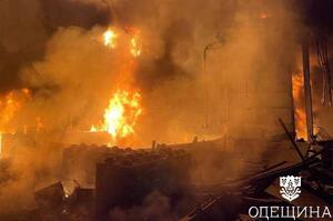 Росія атакувала Одещину: є влучання в портові та енергетичні об'єкти Росія атакувала Одещину: є влучання в портові та енергетичні об'єкти