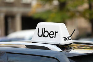 Uber знизила прогноз прибутку на святковий квартал попри зростання попиту на поїздки та доставку Uber знизила прогноз прибутку на святковий квартал попри зростання попиту на поїздки та доставку