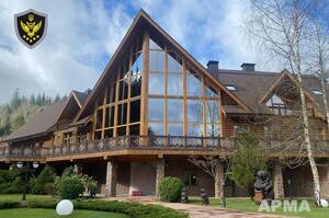 Маєток Медведчука на Закарпатті передали в управління на п'ять років Маєток Медведчука на Закарпатті передали в управління на п'ять років