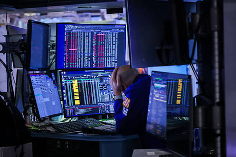 Ԓ Nasdaq  S&P 500     ,    