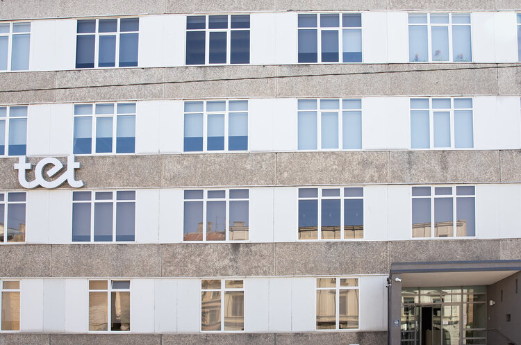     :   Tet    -    Amazon, Microsoft  Google