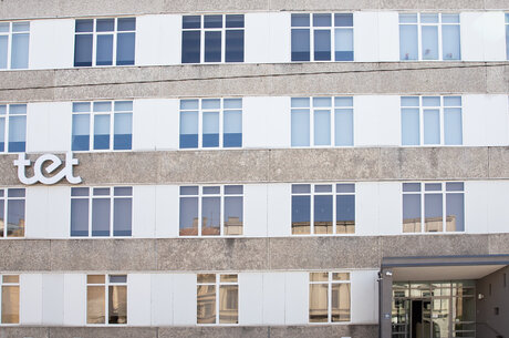     :   Tet    -    Amazon, Microsoft  Google