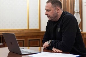 Єрмак на всіх образився і повідомив, що їде на фронт Єрмак на всіх образився і повідомив, що їде на фронт