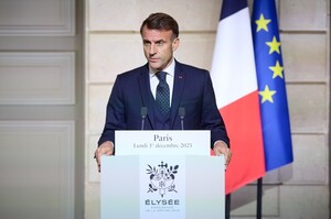 Макрон прокоментував корупційний скандал в Україні Макрон прокоментував корупційний скандал в Україні