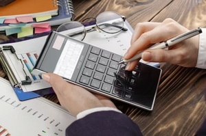 Педагоги українських шкіл за кордоном зможуть зберігати стаж – рішення уряду Педагоги українських шкіл за кордоном зможуть зберігати стаж – рішення уряду