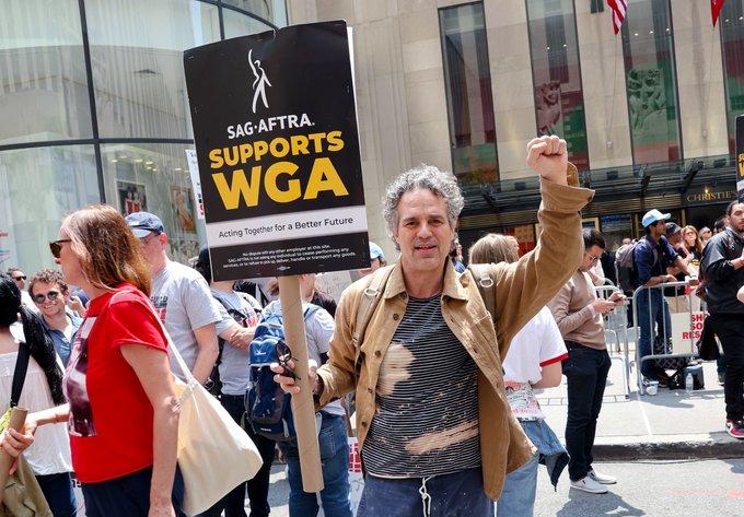           Netflix  Warner Bros.