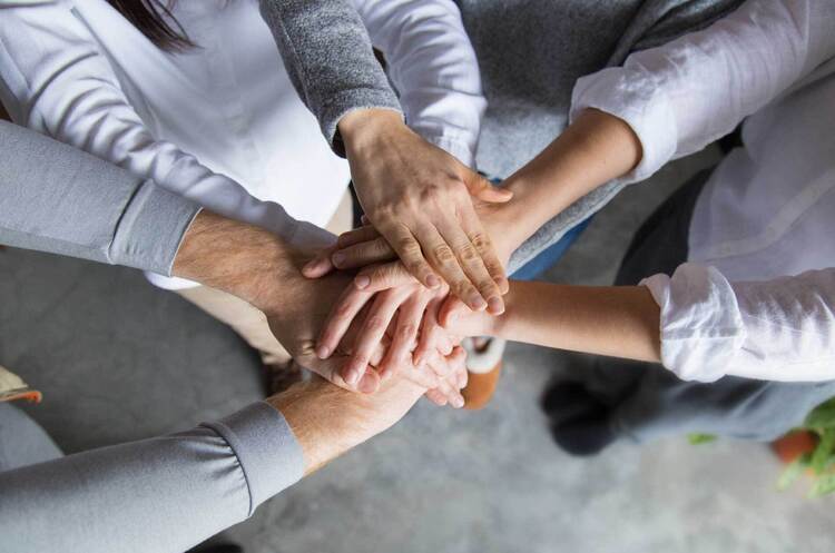    Lytvyn Foundation   ,      , 㳿  