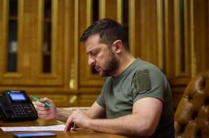 Зеленський оновив склад РНБО та провів перестановки в СБУ Зеленський оновив склад РНБО та провів перестановки в СБУ