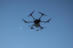 У Німеччині над авіабазою кружляли десятки дронів – Bild У Німеччині над авіабазою кружляли десятки дронів – Bild