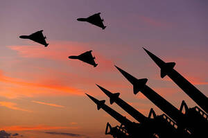 У регіонах рф заявили про ракетну та дронову атаку: під ударом підприємства і житло У регіонах рф заявили про ракетну та дронову атаку: під ударом підприємства і житло