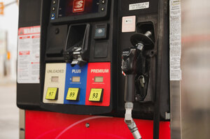 Ціни на пальне в Америці перетнули «психологічний бар'єр» – Reuters Ціни на пальне в Америці перетнули «психологічний бар'єр» – Reuters