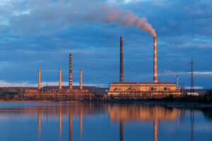 Через ворожі обстріли зупинила роботу Слов’янська ТЕС Через ворожі обстріли зупинила роботу Слов’янська ТЕС