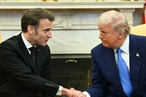 Макрон намагається налагодити відносини з Трампом і запрошує його у Версаль — Reuters Макрон намагається налагодити відносини з Трампом і запрошує його у Версаль — Reuters