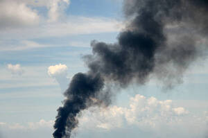 Окупанти обстріляли Кривий Ріг: на місці виникла пожежа (оновлено) Окупанти обстріляли Кривий Ріг: на місці виникла пожежа (оновлено)