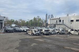 Ракетний удар по підприємству «Укравто»: загинули працівники, знищено автосалони Ракетний удар по підприємству «Укравто»: загинули працівники, знищено автосалони