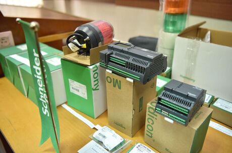 Schneider Electric ������� ������������ ������ ��������� ��������� ������������� ��� ����������