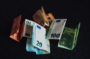 НБУ встановив курс валют на 19 червня: долар зросте, євро суттєво втратить у ціні НБУ встановив курс валют на 19 червня: долар зросте, євро суттєво втратить у ціні