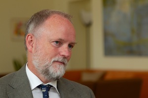 Посол Швеції в Україні: «Складно ухвалювати рішення про будівництво великого підприємства, коли в нього може влучити російська ракета» Посол Швеції в Україні: «Складно ухвалювати рішення про будівництво великого підприємства, коли в нього може влучити російська ракета»