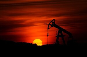 Ціни на нафту продовжують підніматися внаслідок військового конфлікту США з Іраном Ціни на нафту продовжують підніматися внаслідок військового конфлікту США з Іраном