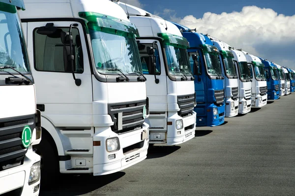 Продажі нових вантажівок в Україні у серпні впали на 20% за місяць, але зросли на 12% за рік Продажі нових вантажівок в Україні у серпні впали на 20% за місяць, але зросли на 12% за рік