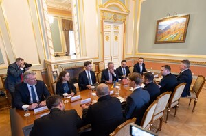 Зеленський: США готують для України «зимовий пакет» із ППО, а переговори можуть перенести до Нью-Йорка Зеленський: США готують для України «зимовий пакет» із ППО, а переговори можуть перенести до Нью-Йорка