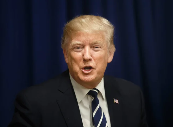 Трамп зажадав знизити ставку ФРС до 1% після її підвищення до 3,75–4% Трамп зажадав знизити ставку ФРС до 1% після її підвищення до 3,75–4%