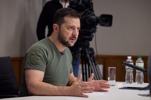Зеленський попередив про загрозу для заходу України і намір США й далі послаблювати санкції проти росії Зеленський попередив про загрозу для заходу України і намір США й далі послаблювати санкції проти росії