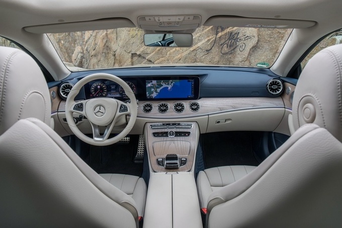Під зіркою гольфу: Mercedes-Benz презентував дві новинки для українського ринку