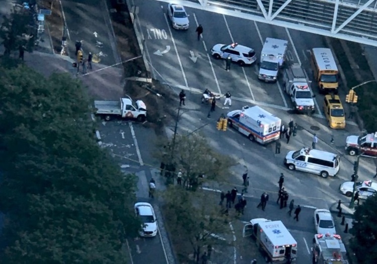 Теракт в Нью-Йорку: машина виїхала на пішохідну доріжку, є загиблі й поранені (ОНОВЛЮЄТЬСЯ)