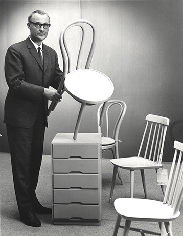 Людина тижня: що залишив після себе засновник IKEA Інгвар Кампрад