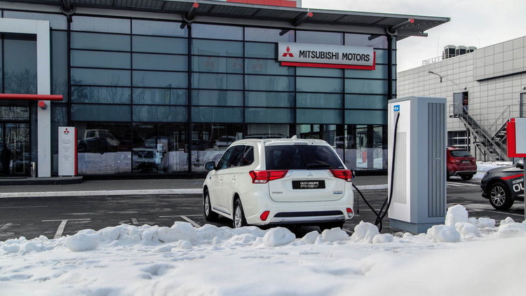 Підготовка плацдарму: навіщо український дистриб’ютор Mitsubishi встановлює потужні зарядні станції для електрокарів