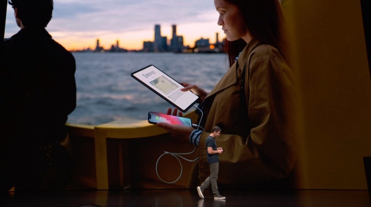  Apple:  iPad Pro,  Mac mini,  MacBook Air. 