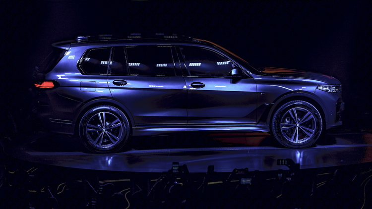 «Новий сорт розкоші»: BMW презентував у Києві чотири нових моделі Luxury Class