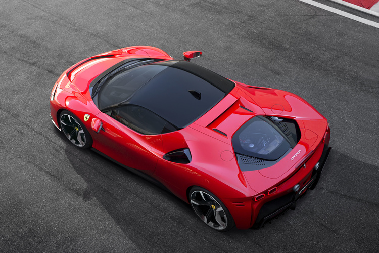 Презентация Ferrari SF90 Stradale: четыре мотора, передний привод и 1000 сил