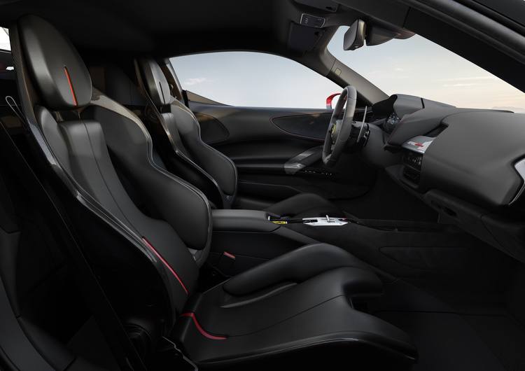 Презентация Ferrari SF90 Stradale: четыре мотора, передний привод и 1000 сил