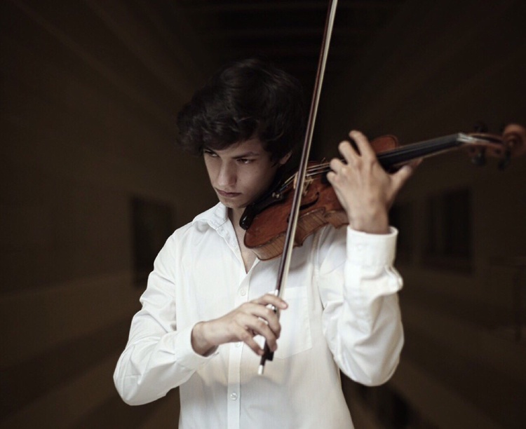 Зрілість і юність, рояль і скрипка: як презентують академічну музику в Києві