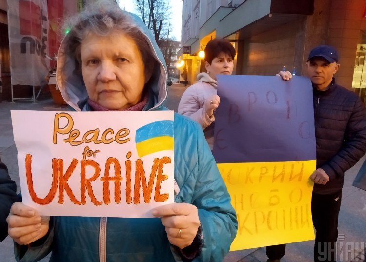 Українські біженці в Польщі: як живуть та чи збираються повертатися