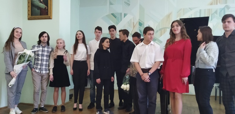 Тримаємо стрій, підтримуємо дух: у Львові пройшов концерт студентів-піаністів із Харкова